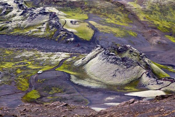 Eine tolle Ergänzung Ihres Island-Urlaubs ist die Superjeetour zur Laki-Kraterreihe im Hochland (c) secreticeland